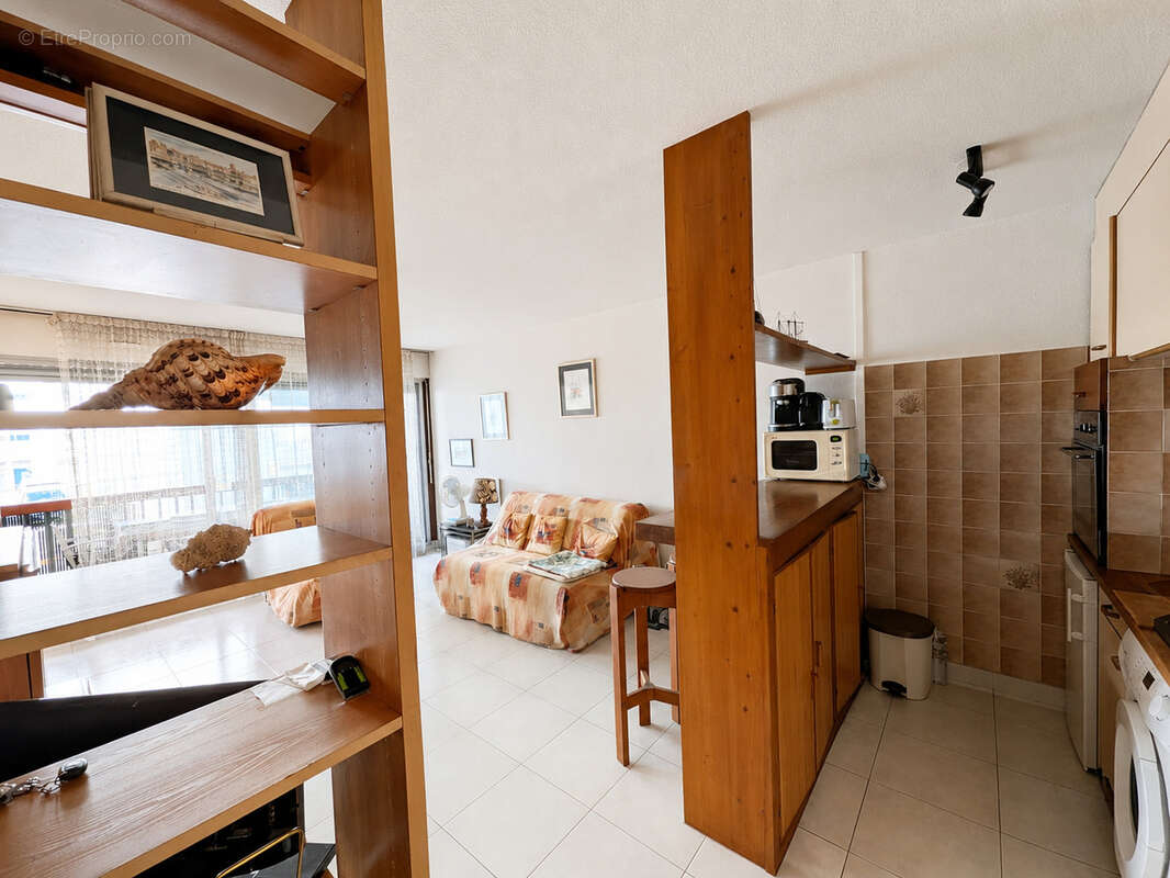 T1 bis de 32 m2 avec terrasse, aperçu océan et cave - photo 6