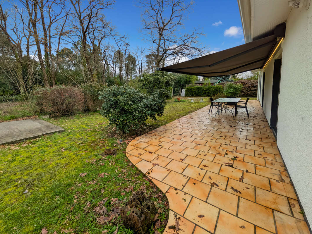 Maison à PAREMPUYRE