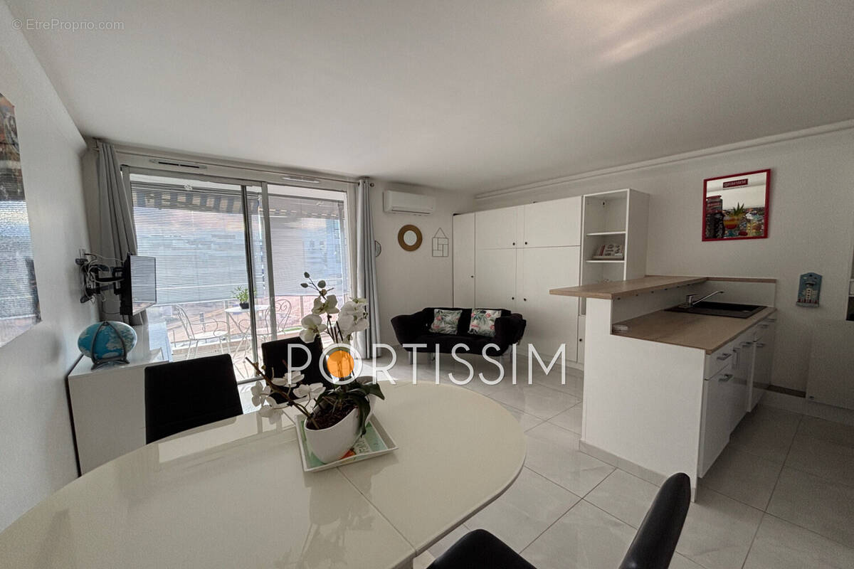 Appartement à SAINT-LAURENT-DU-VAR