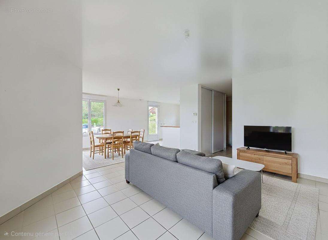Maison - 3 Chambres - Garage - Jardin - Proche centre village - photo 8