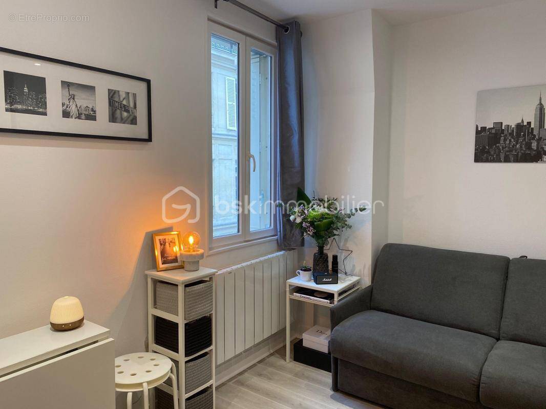 Appartement à PARIS-8E