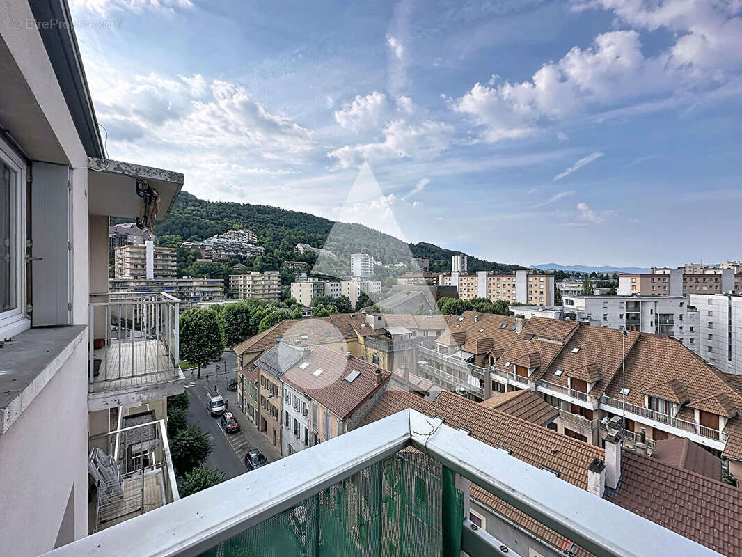 NOUVEAUTÉ - Appartement T4 transformé en T3 avec garage, cave et cheminée - Gap ! - photo 6