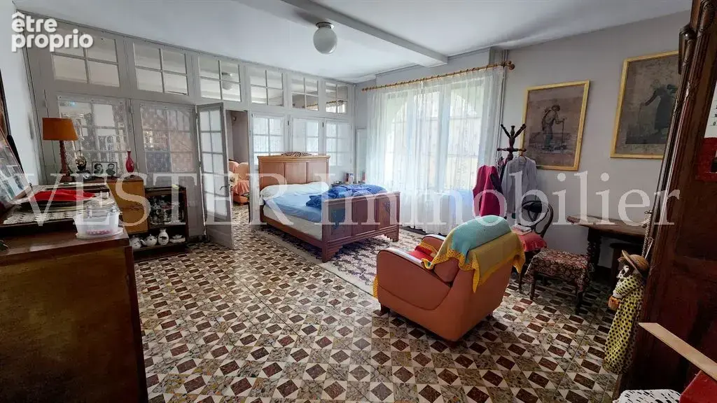 Grande maison de village avec 7 chambres, jardin et dépendances - photo 3