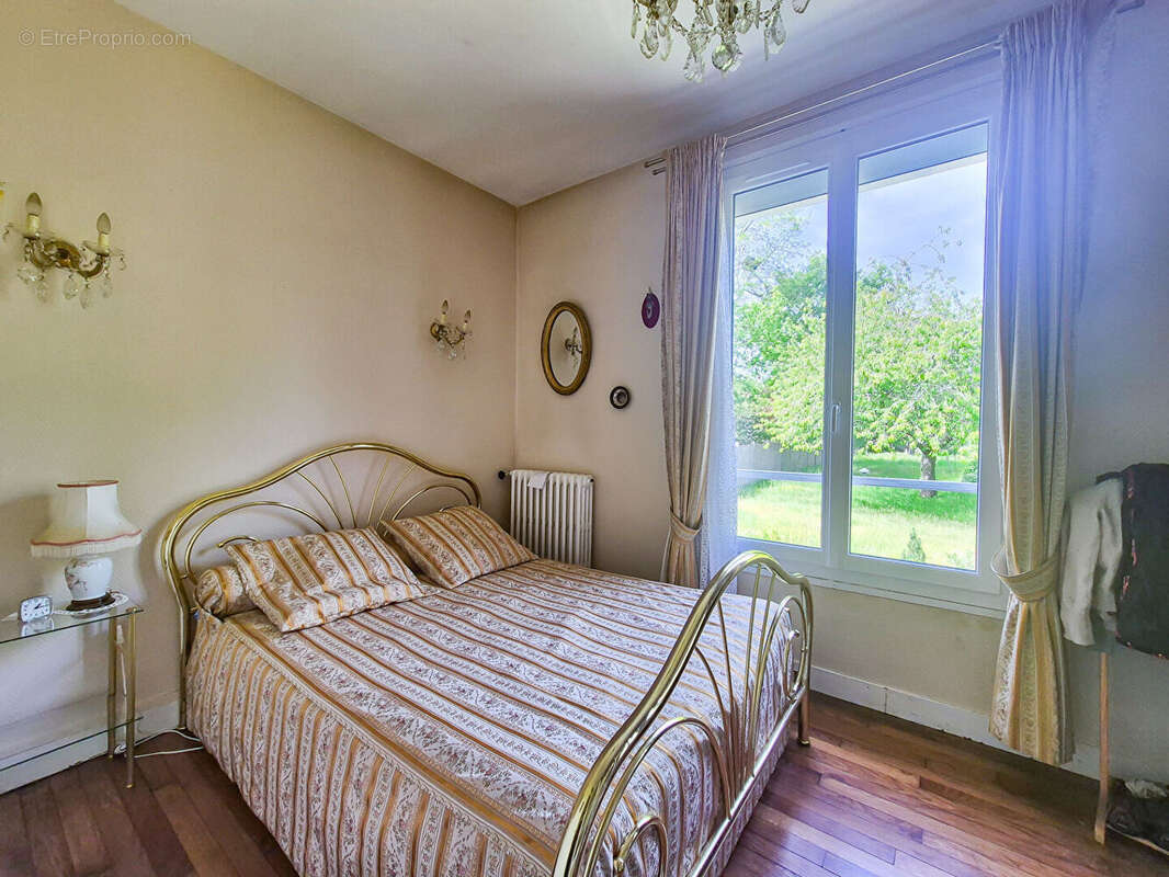 Maison à VAUX-LE-PENIL