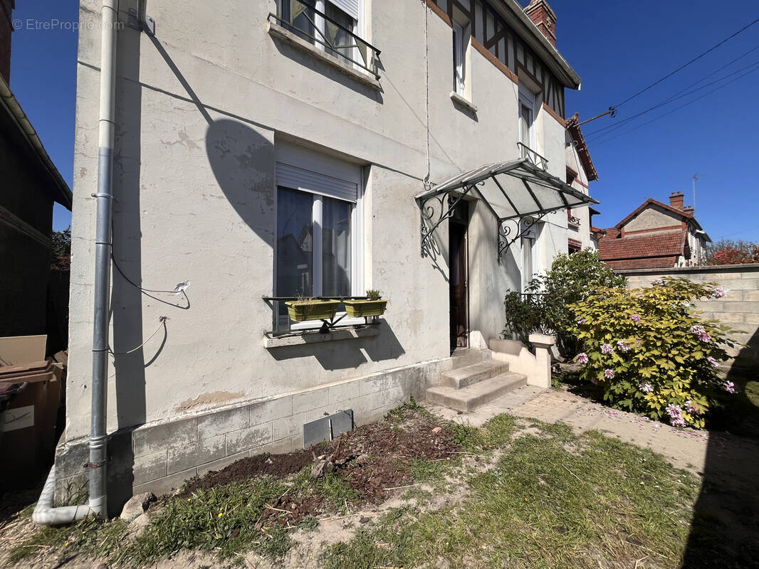 Maison à SAINT-ANDRE-LES-VERGERS