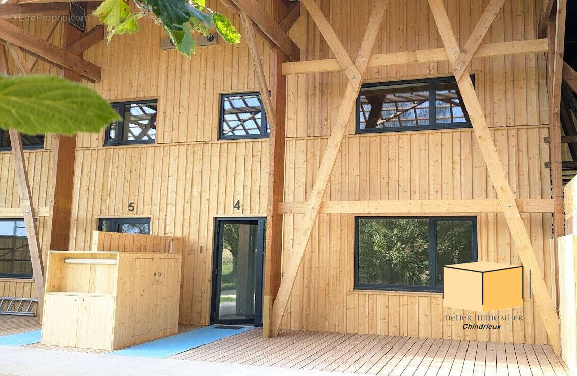 Appartement à CEYZERIEU