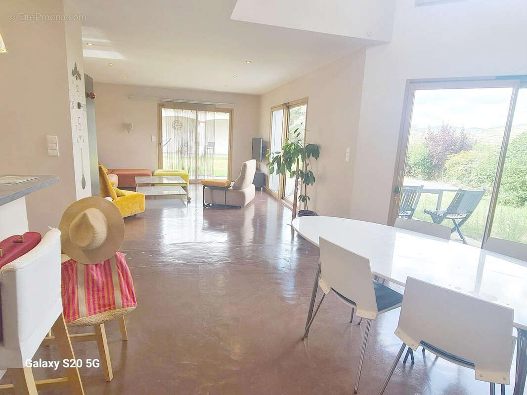 Maison à VEYRE-MONTON