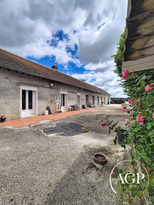 Maison à MEZIERES-EN-GATINAIS