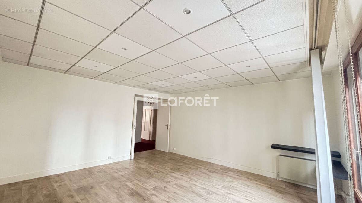 Appartement à PARIS-20E