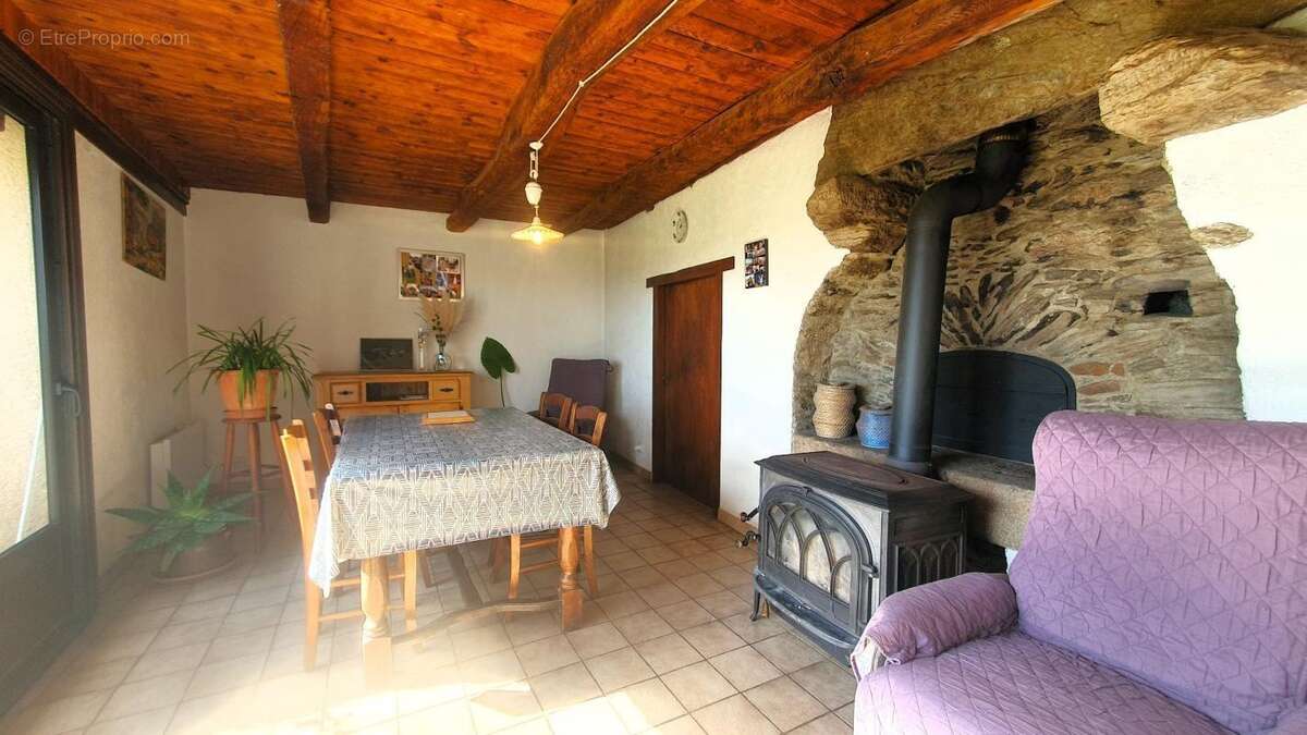 Maison à LA SALVETAT-PEYRALES