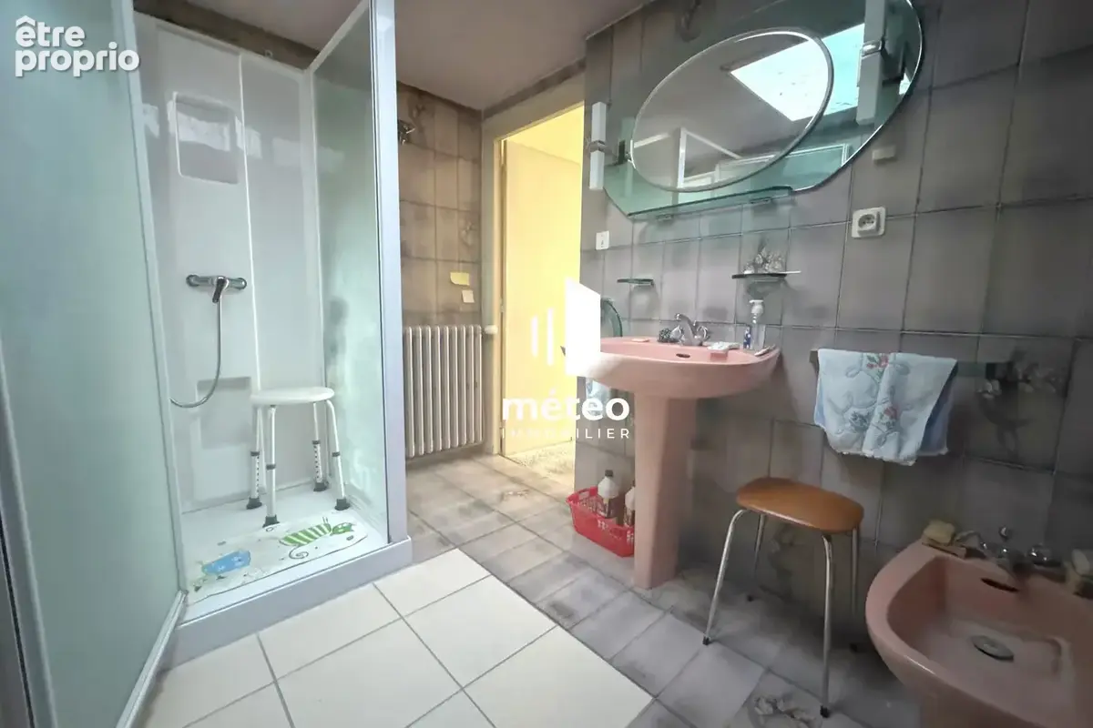 Magasin 155 m² + Appartement 140 m² à Luçon, centre-ville ! - photo 12