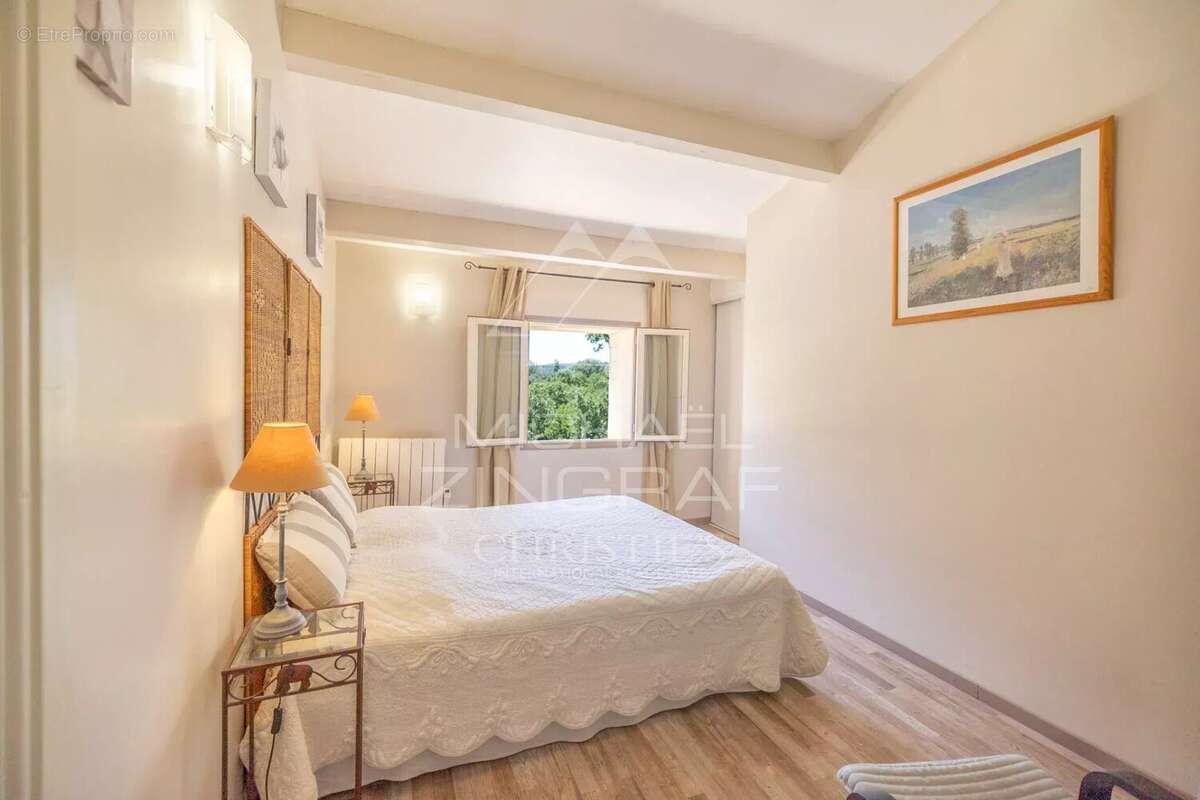 Exclusivité - Luberon - Belle propriété avec piscine et dépendances - photo 8