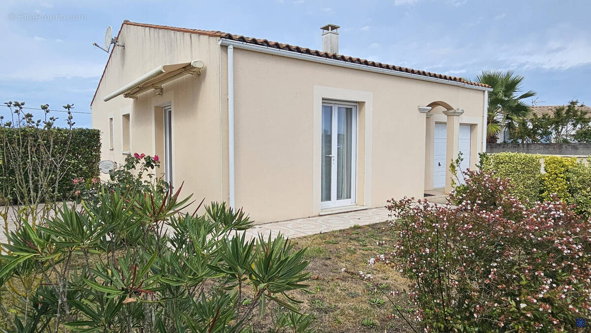 Maison à SAINT-JUST-LUZAC