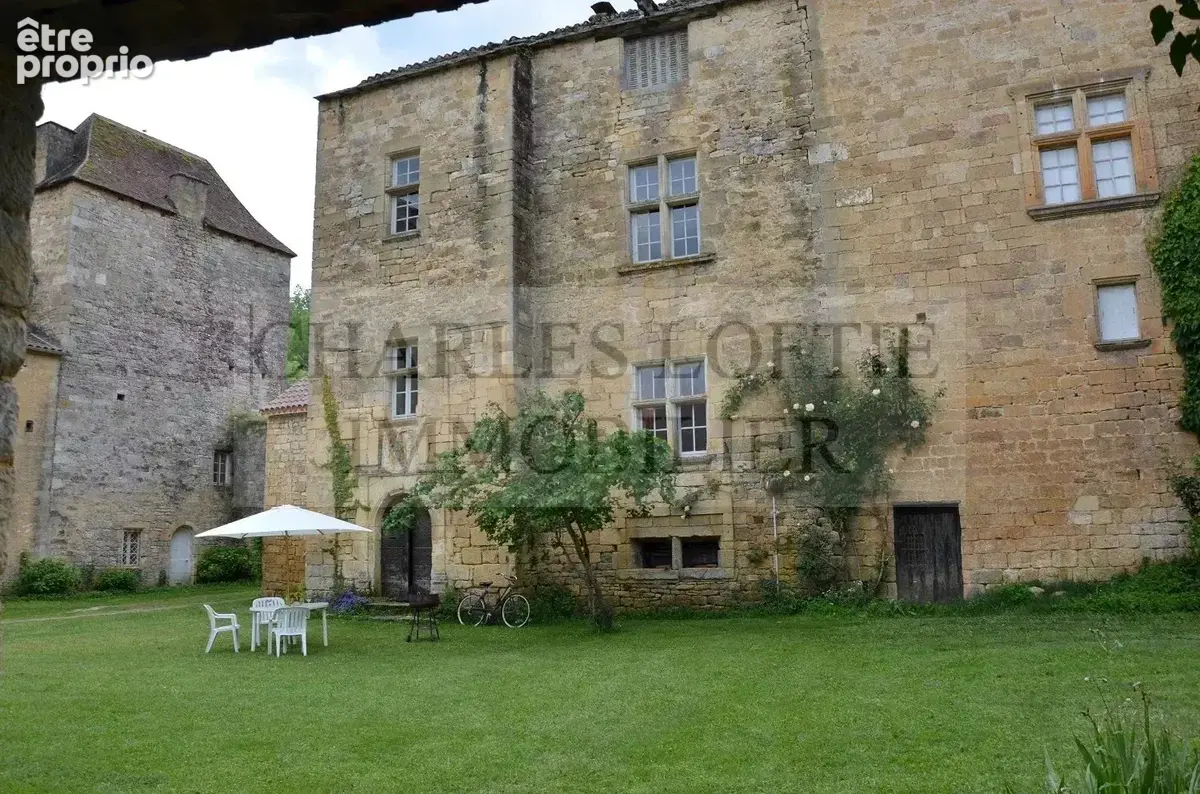  Propriété mitoyenne dans un château Médiéval du 14ème et 15eme siècles - photo 16