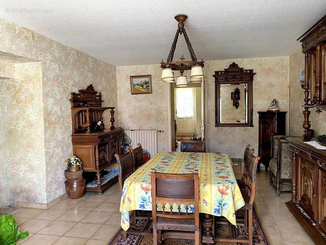 Maison à DOMPIERRE-LES-EGLISES
