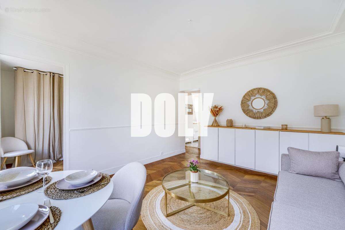 Appartement à PARIS-18E