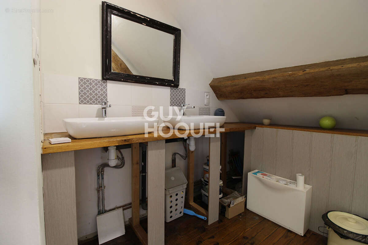 Maison à OZOUER-LE-VOULGIS