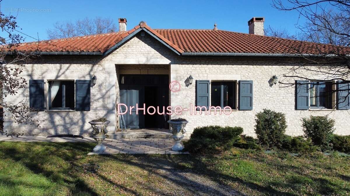Maison à MARNAVES