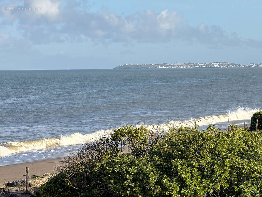 Appartement à CAROLLES