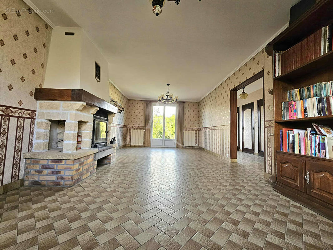 Maison à FAVIERES