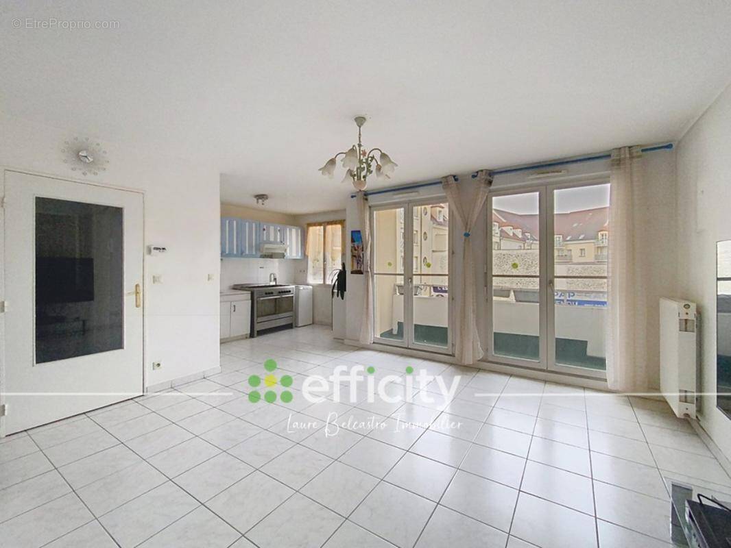 Appartement à BRIE-COMTE-ROBERT