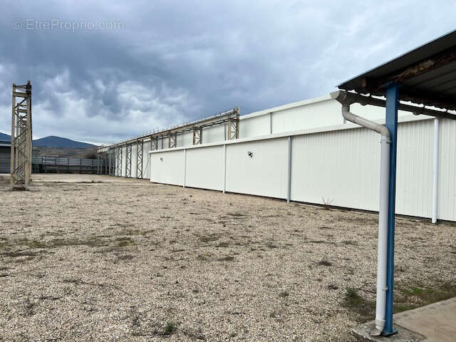 Commerce à SAINT-CLAIR-DU-RHONE