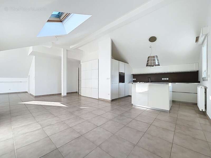 Appartement à VILLE-LA-GRAND