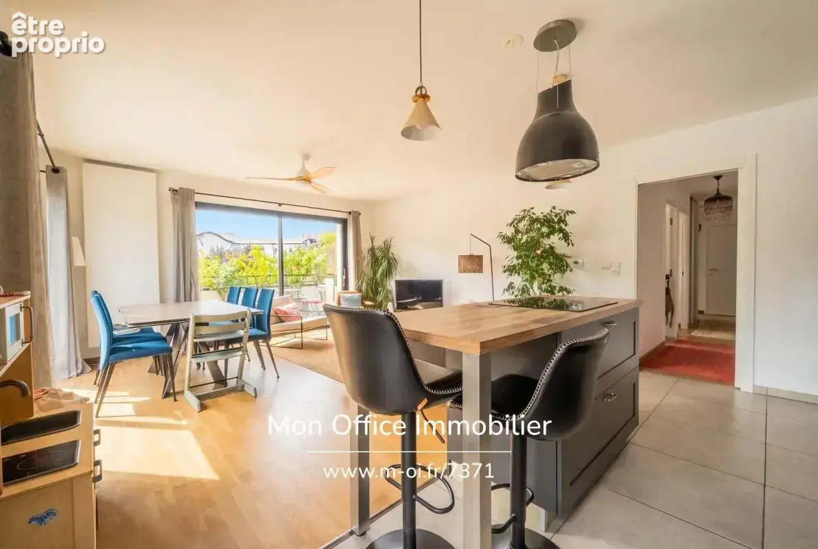 Référence : 7371-TCA - Appartement 4 pièces de 85m2 avec terrasse vue montagne et garage double rue Louis Boch (Annecy centre-vi - photo 2