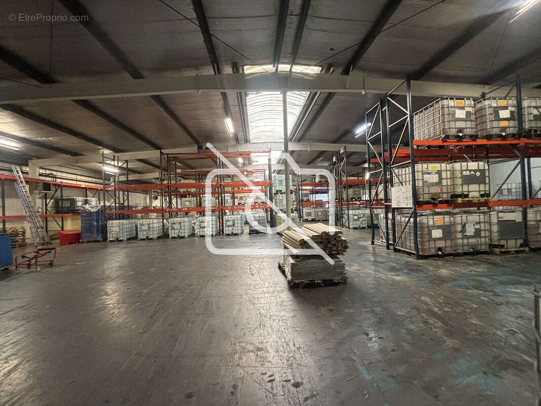 Commerce à MONTIGNY-LE-BRETONNEUX