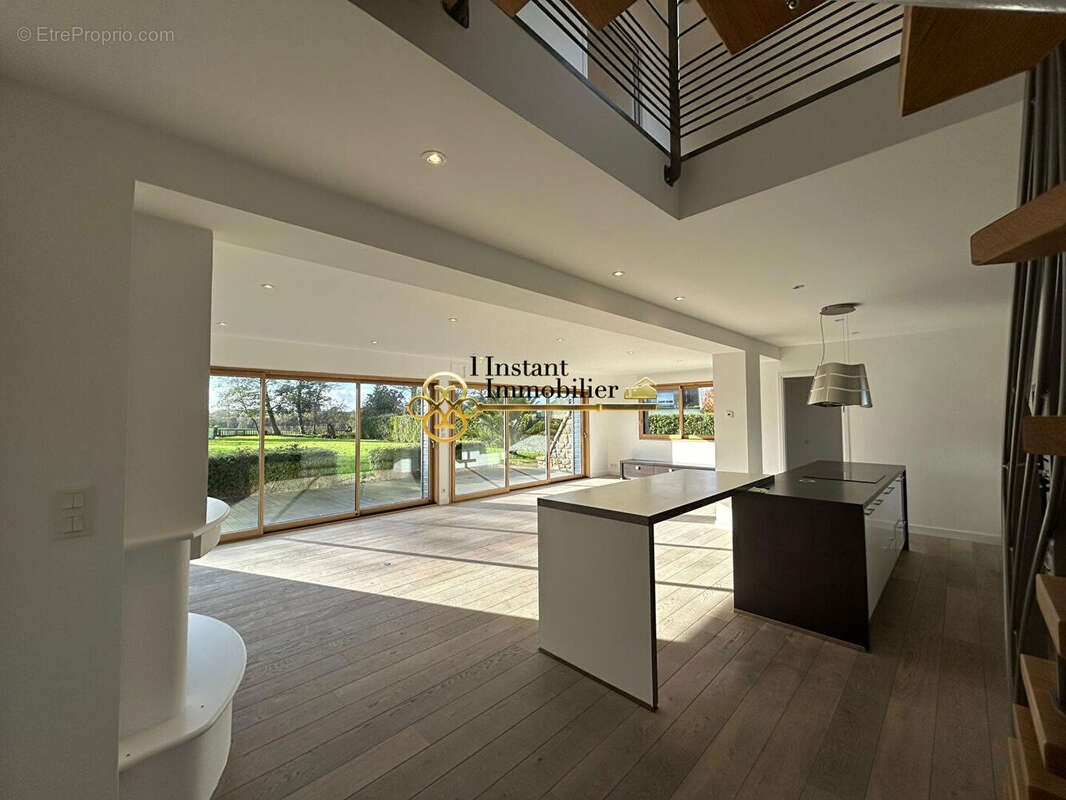 Maison à PLOUNEVEZ-LOCHRIST