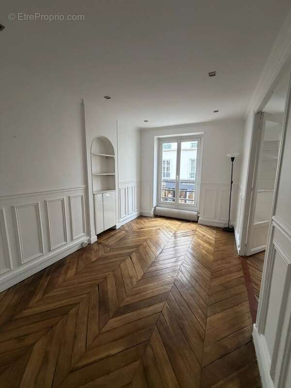 Appartement à PARIS-7E