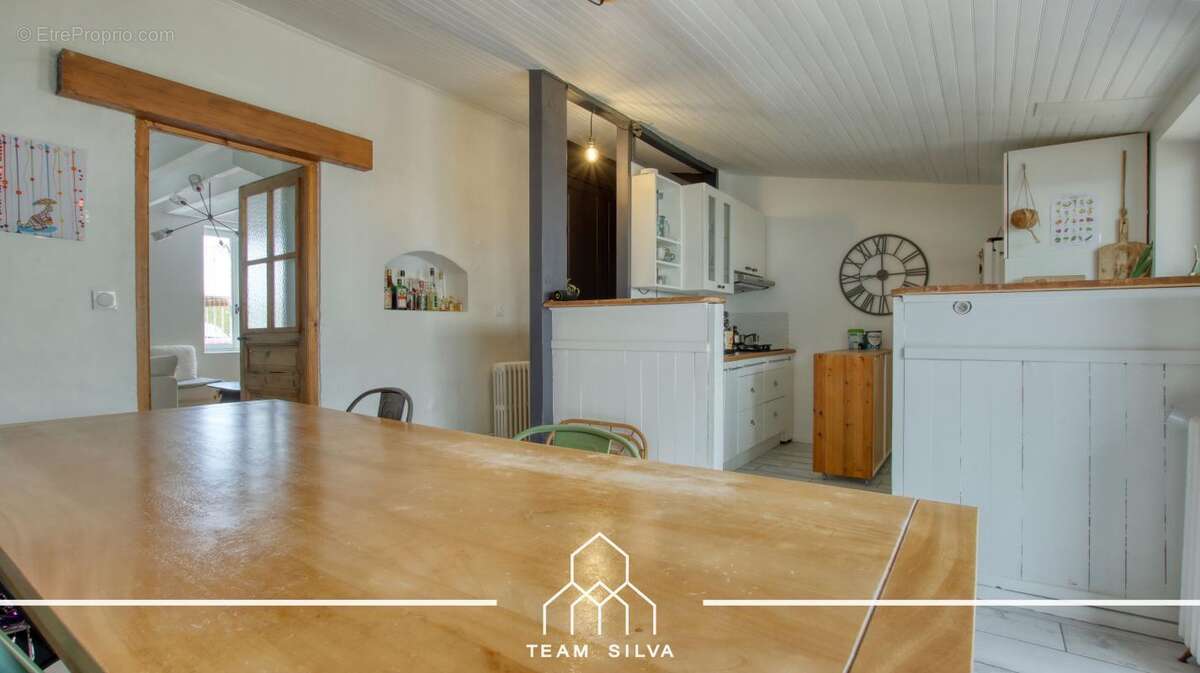 Maison à COMMUNAY