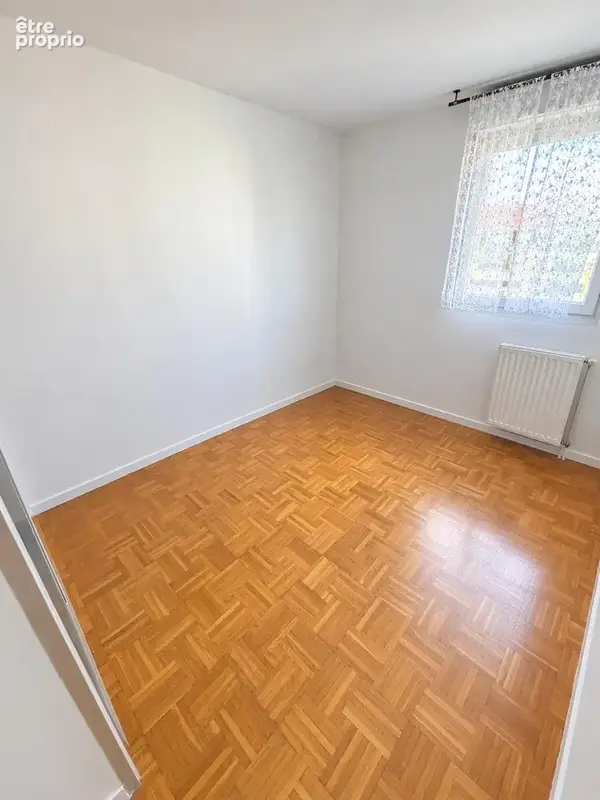 Appartement en dernier étage avec ascenseur, quartier calme et recherché - photo 6