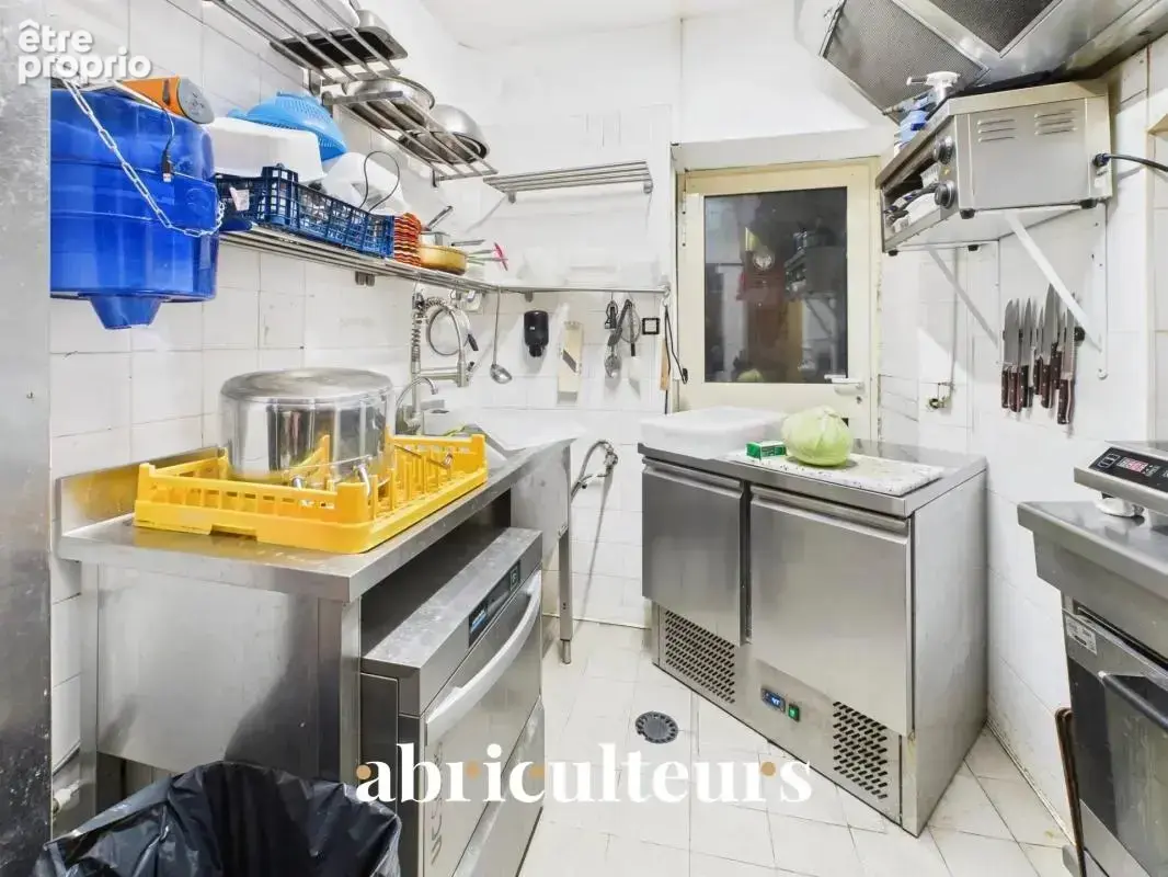 Fonds de commerce de 50 m² en vente dans le  secteur du Port de Nice (06000) - photo 8