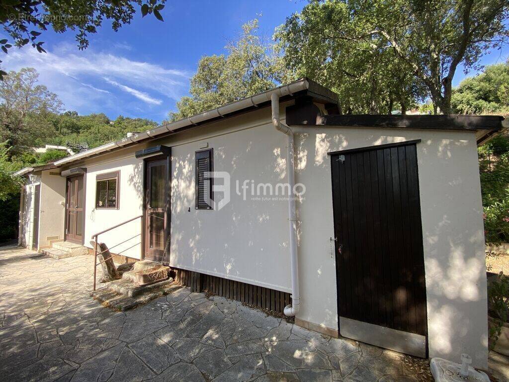 Maison à LE MUY