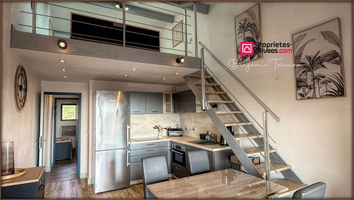 Appartement à ROQUEBRUNE-SUR-ARGENS