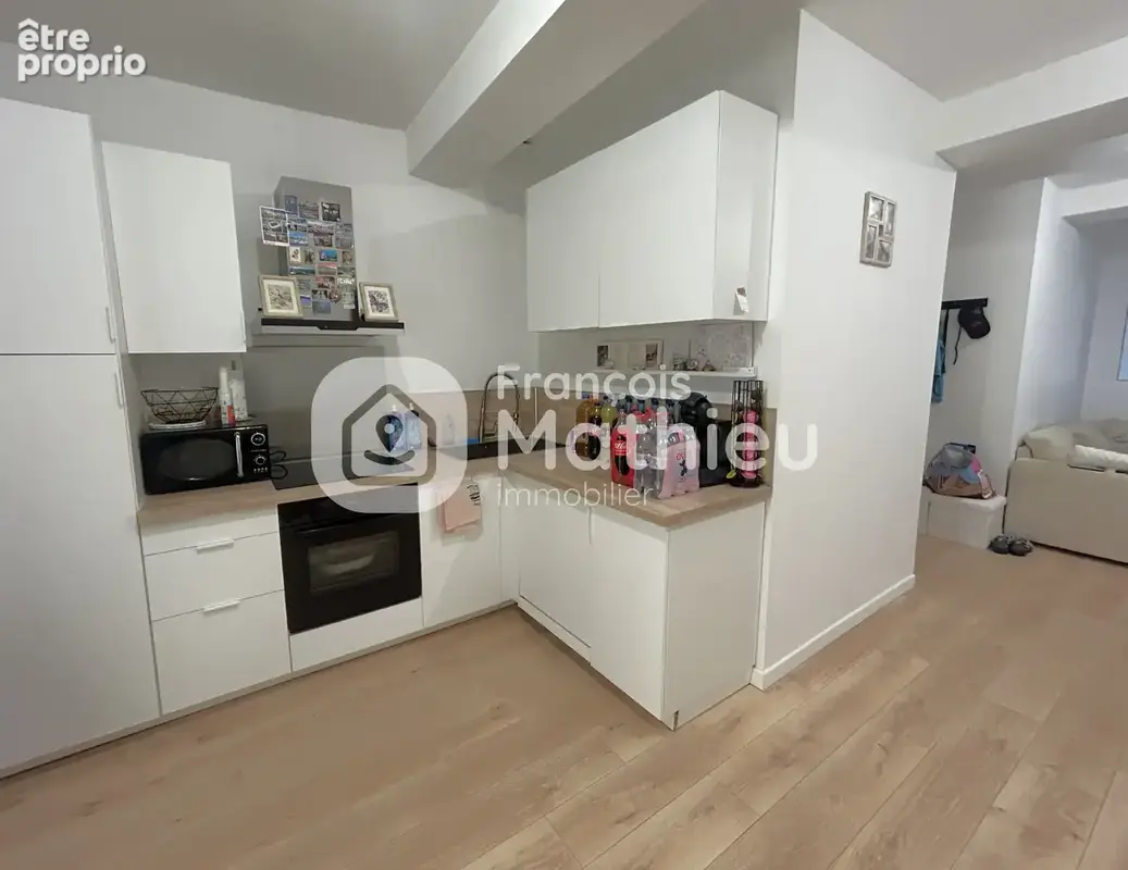 Châtillon-sur-Chalaronne - Immeuble de rapport d'environ 255m2 entièrement loué. - photo 13