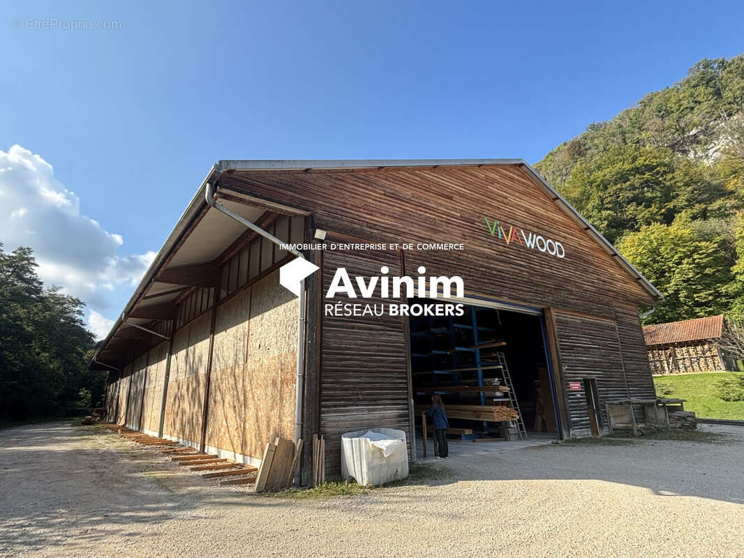 Commerce à PONT-DE-ROIDE