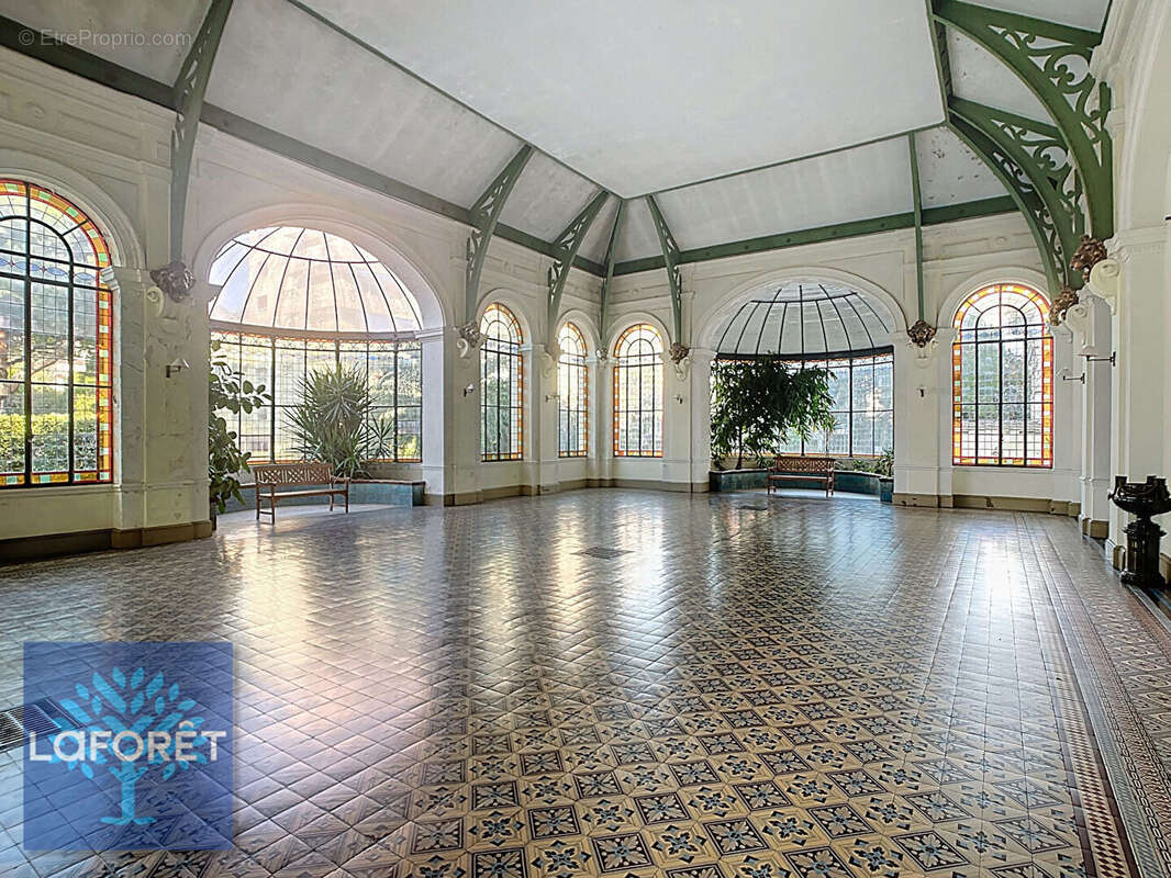 CANNES BASSE CALIFORNIE - Rez-de-chaussée esprit maison dans résidence bourgeoise d'exception - photo 12