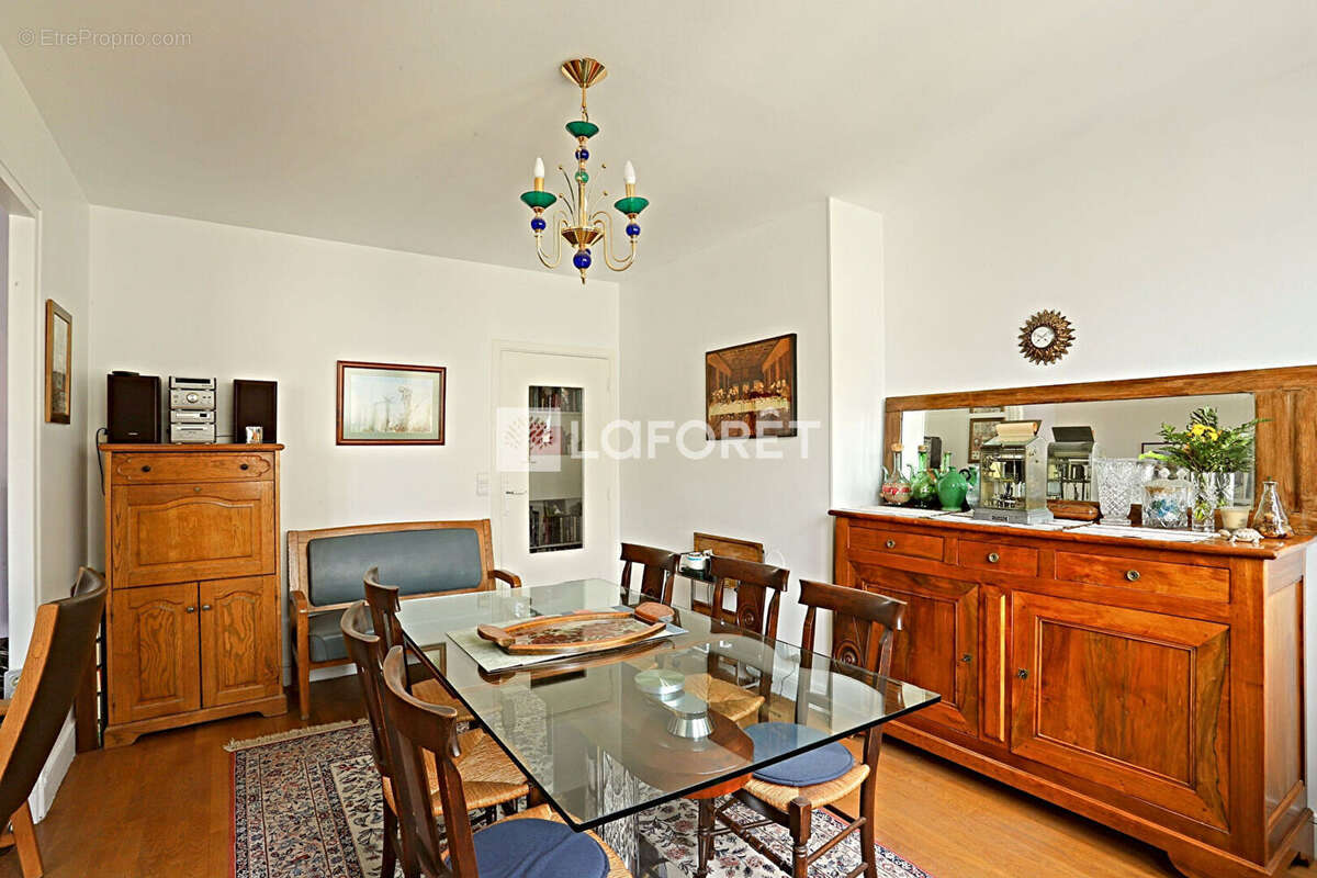 Appartement à PARIS-14E