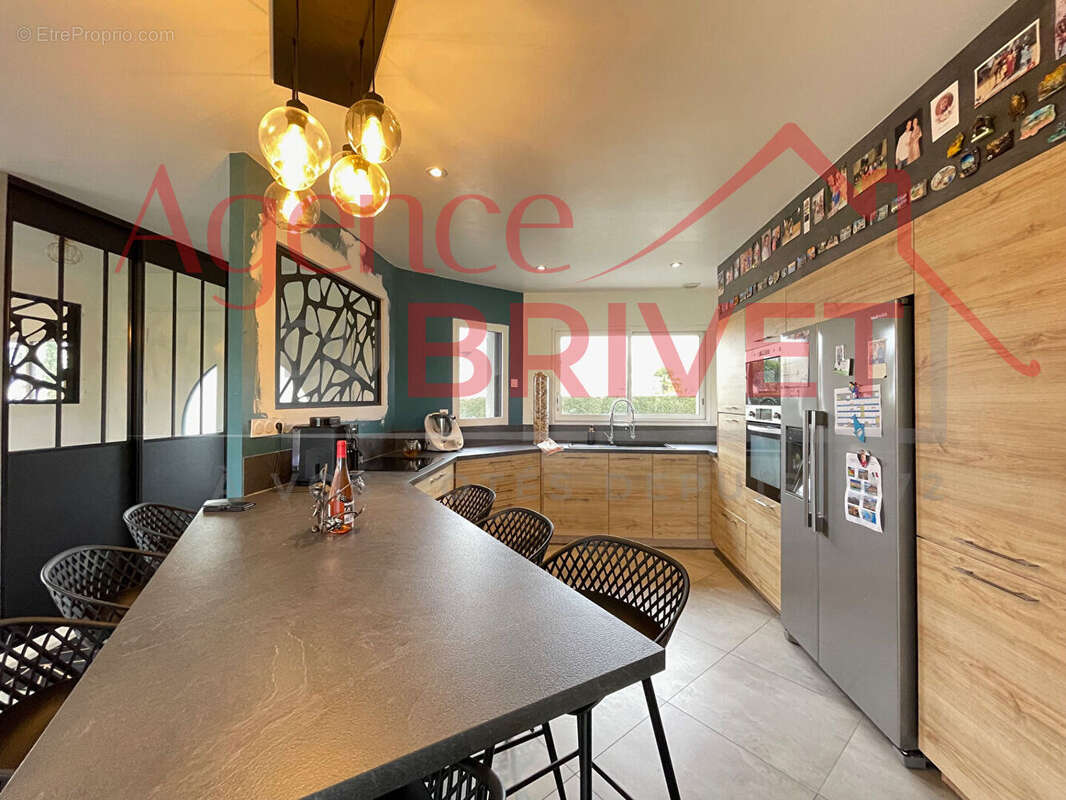 Maison à LA CHAPELLE-DES-MARAIS