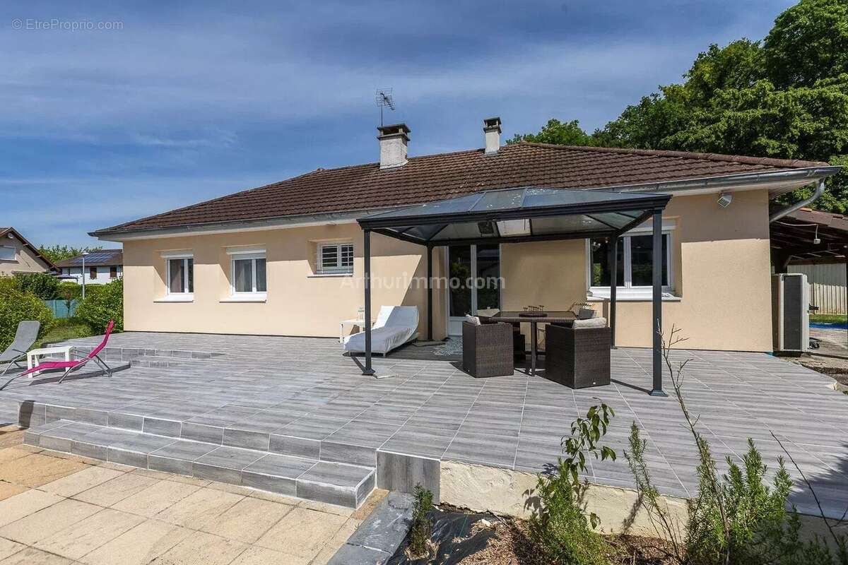 Maison à MORESTEL