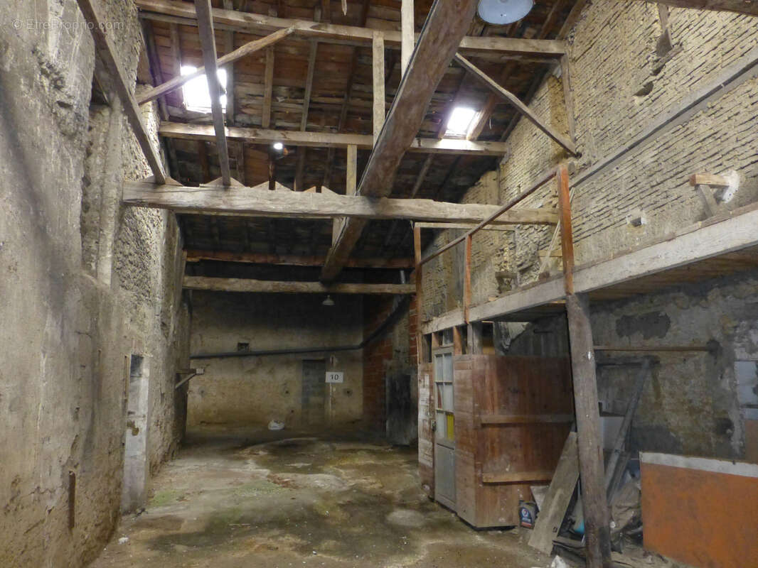 Parking à VILLEFRANCHE-DE-LAURAGAIS