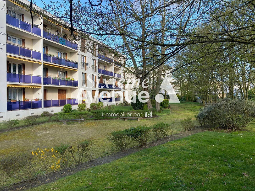 Appartement à SARTROUVILLE