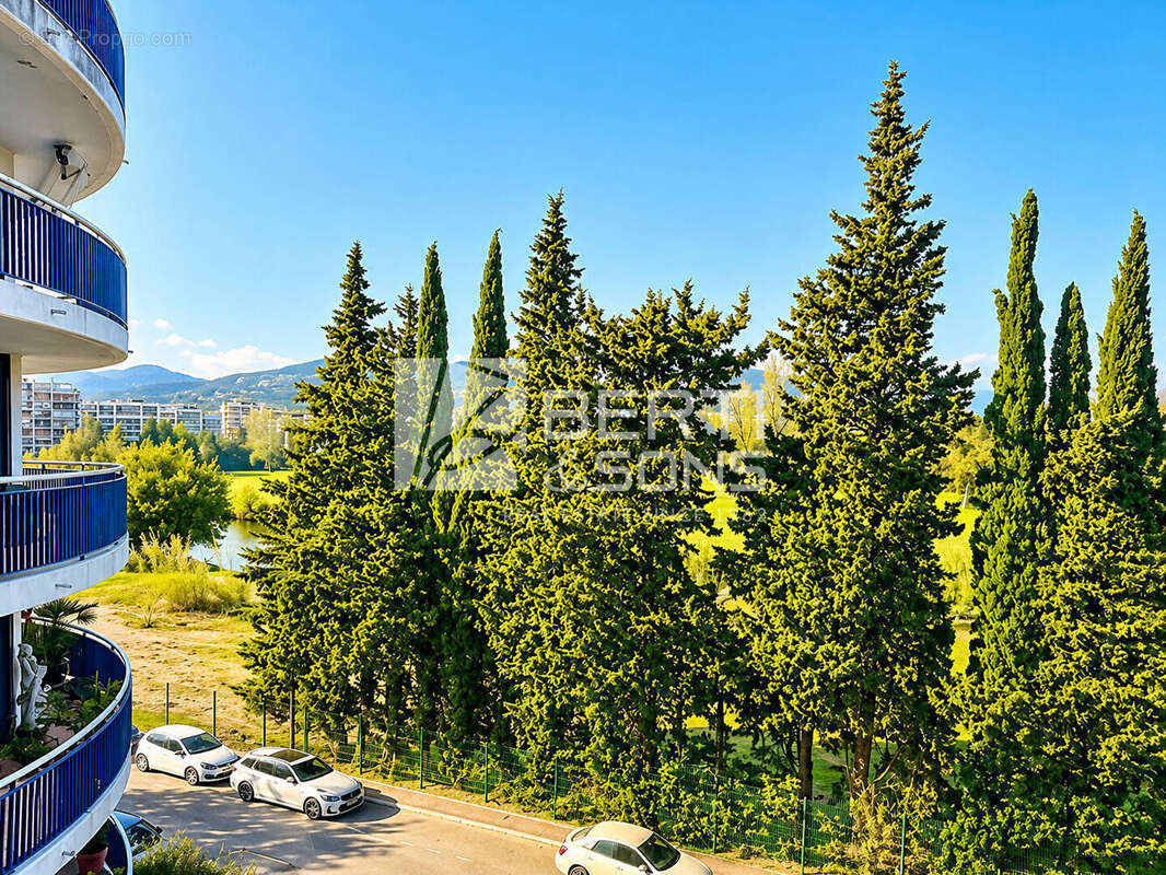 Exclusivite - la napoule - 2 pieces 46 m² avec belle terrasse, piscine, cave et garage - photo 3