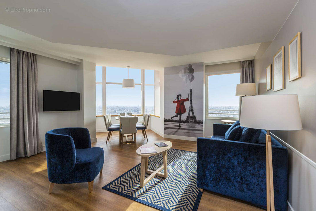 Property for sale in Paris - Appartement à PARIS-15E