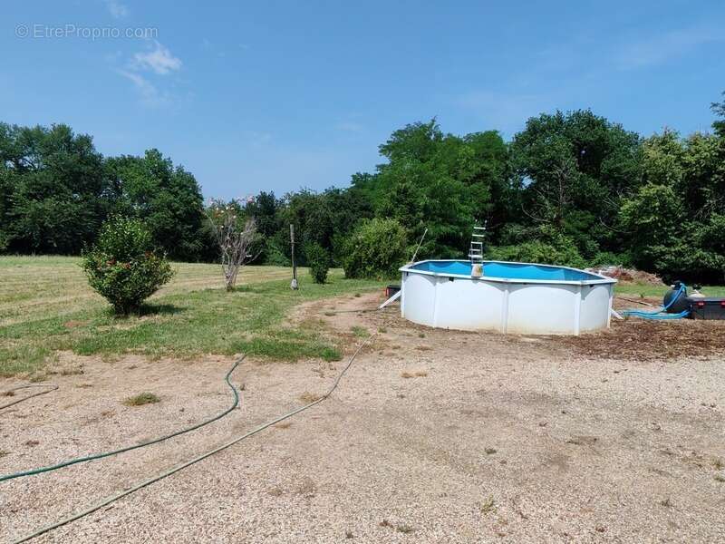Maison à MOULIETS-ET-VILLEMARTIN