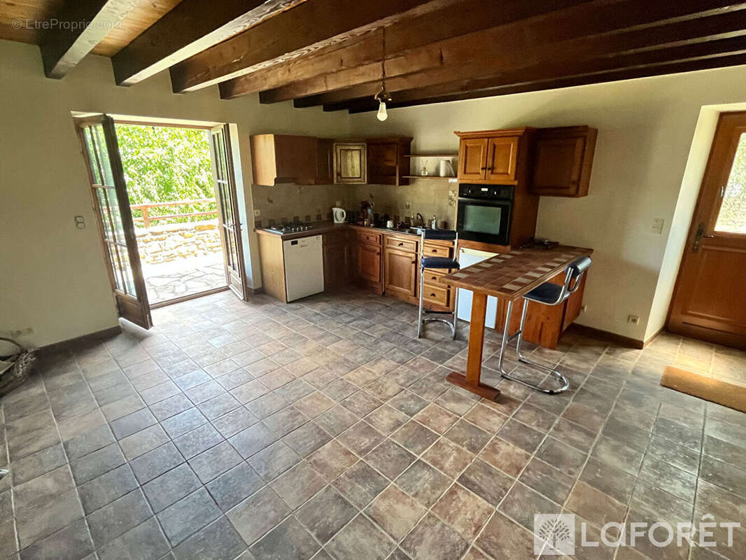 Maison 69 m² à Blesle  - photo 5