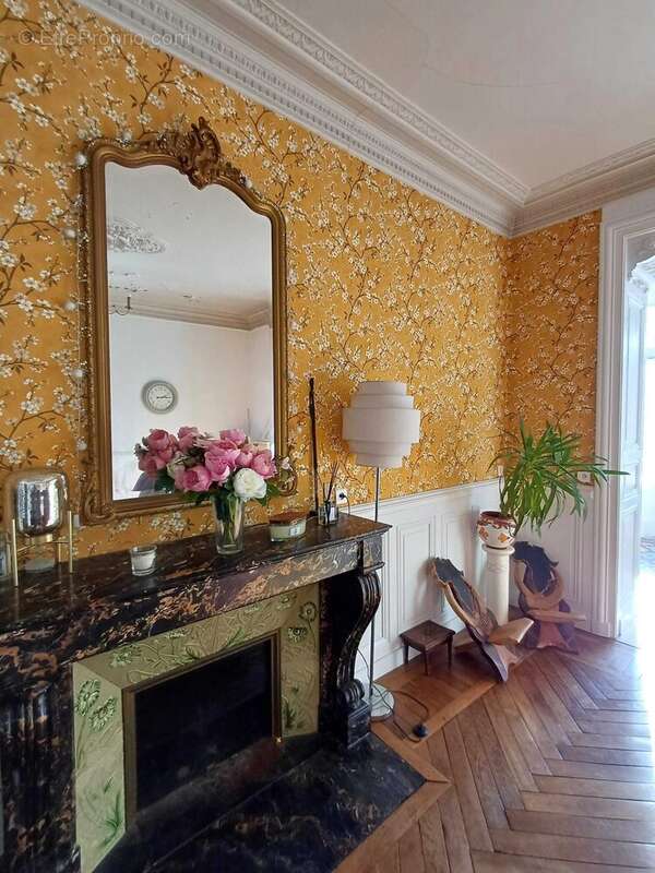 Maison 228 m² à Chasseneuil-Sur-Bonnieure  - photo 3