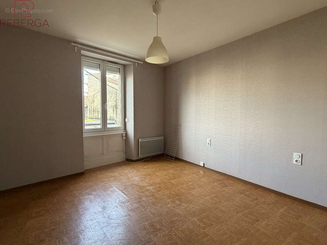 Appartement T3 en centre-ville de Mazamet - photo 8